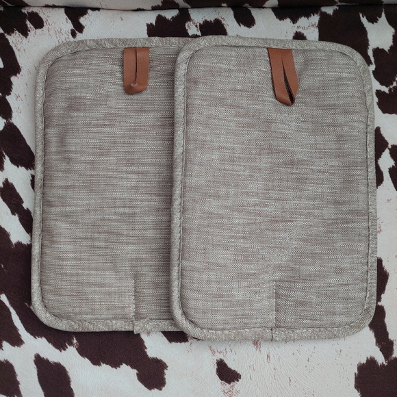 Kitchen Food Chopper, Peeler and Pot Holders - Picture 7 of 8